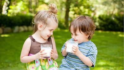 Kids drinking milk