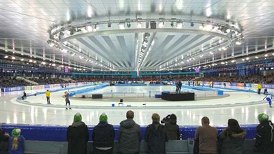 El estadio de hielo Thialf en la ciudad de Heerenveen, Países Bajos, refrigerado por refrigeradores de amoníaco GEA