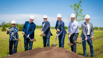 Represented GEA at the official groundbreaking ceremony for the GEA Technology Center for Alterative Proteins in Janesville, Wisconsin: Sarita Chauhan (Senior Biotechnologist), Tim Barnett (Director Standardized Units Process Support), Mark Curphey (Project Director), Thorsten Heidack (SVP Liquid and Powder Technologies Division, Execution NAM/LAM), Evan Walker (VP Separation and Flow Technologies Division NAM) and Arpad Csay (Senior Director New Food NAM), Source: GEA/Kayla Wolf